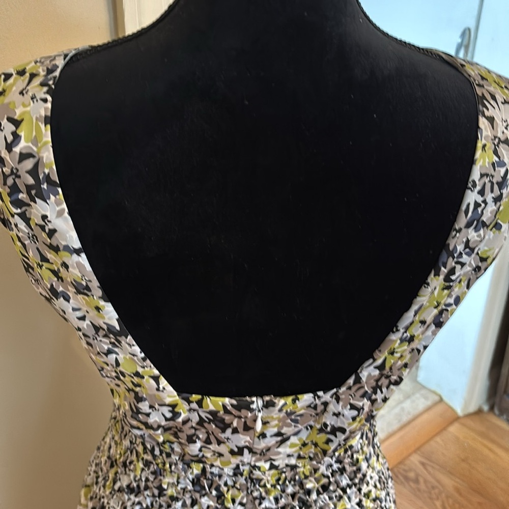 JESSICA SIMPSON MULTI-COLOR FLORAL PRINT SLEEVELESS GATHERED WAIST DRESS - Picture 8 of 11